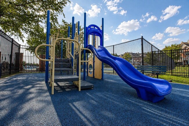 Building Photo - 8 Droyers Pointe Blvd