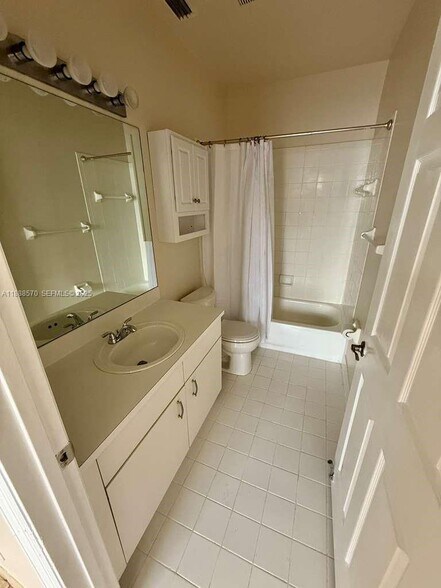 Building Photo - 16111 Emerald Cove Rd