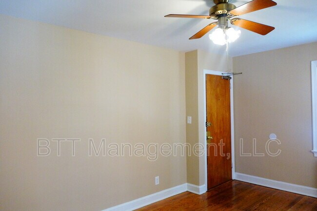 Building Photo - 8401 Greenwood Ave