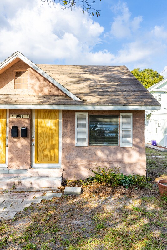 Primary Photo - 1665 28th Ave N