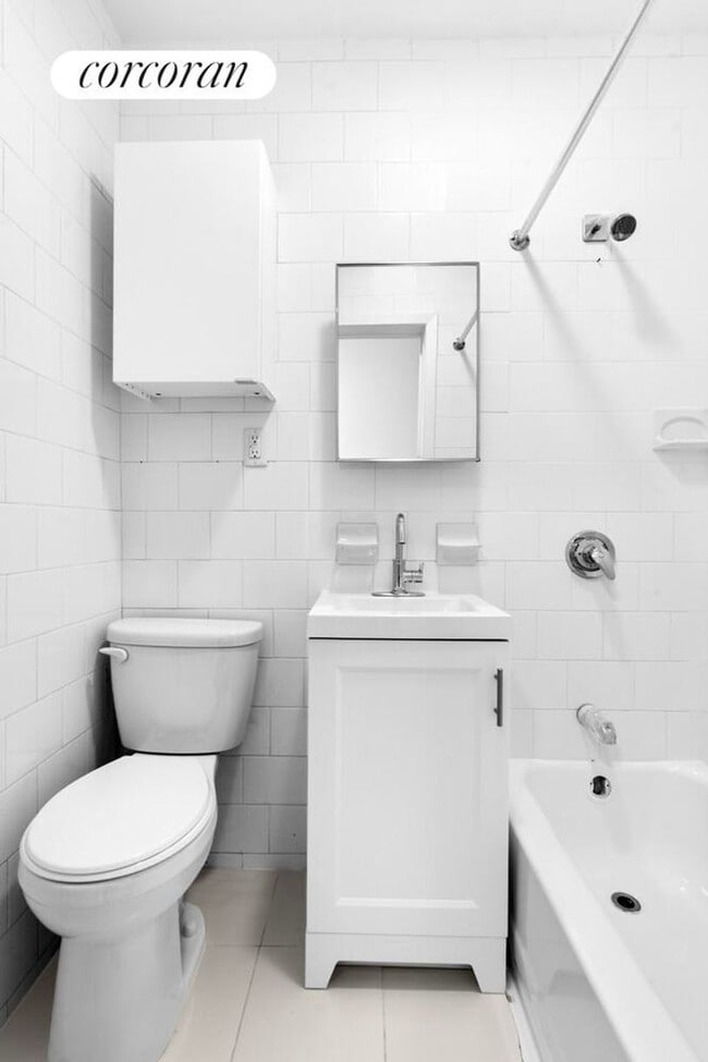 Building Photo - 190 Stockholm St