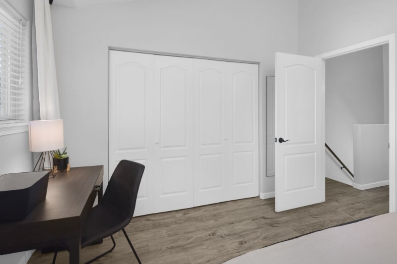 Building Photo - 381 Buffalo Dr