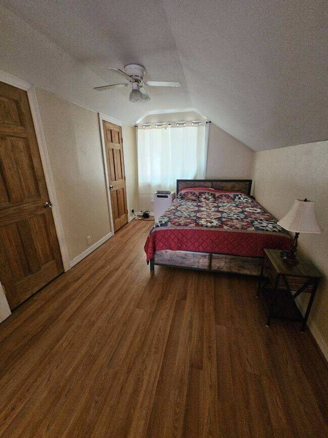 Building Photo - 1923 8th Ave N