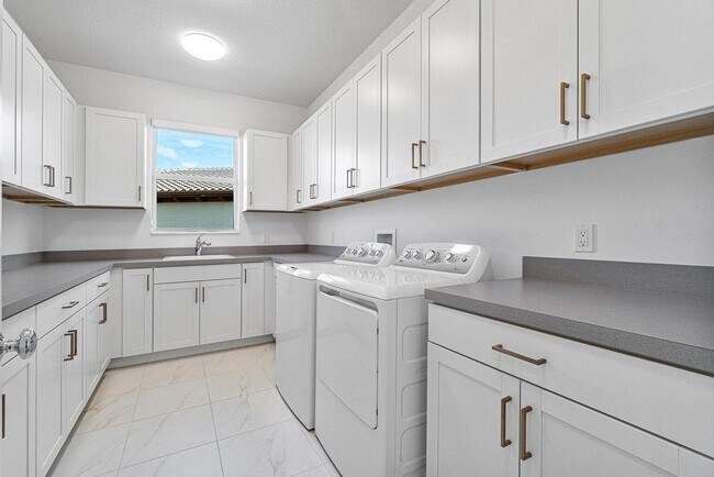 Building Photo - 4202 Mendel Ln