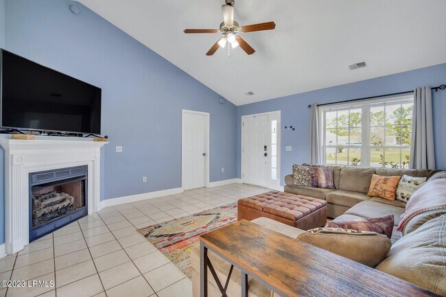 Building Photo - 96 Wintergreen Dr