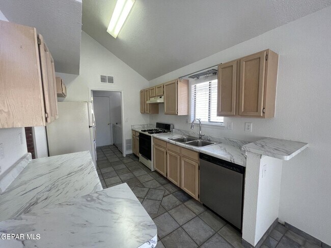 Building Photo - 1300 Desert Jewel Dr