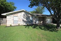 Building Photo - 711 Briggs St