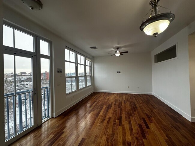 Building Photo - 55 Mallory Ave