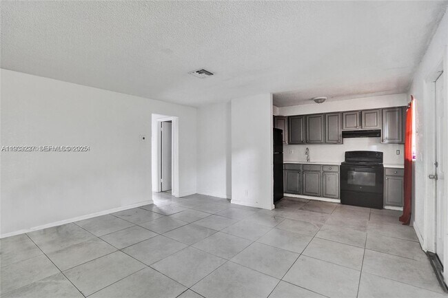 Building Photo - 5308 NW 18th Pl