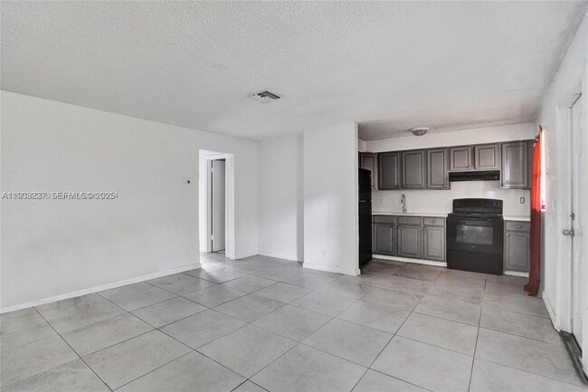 Building Photo - 5310 NW 18th Pl