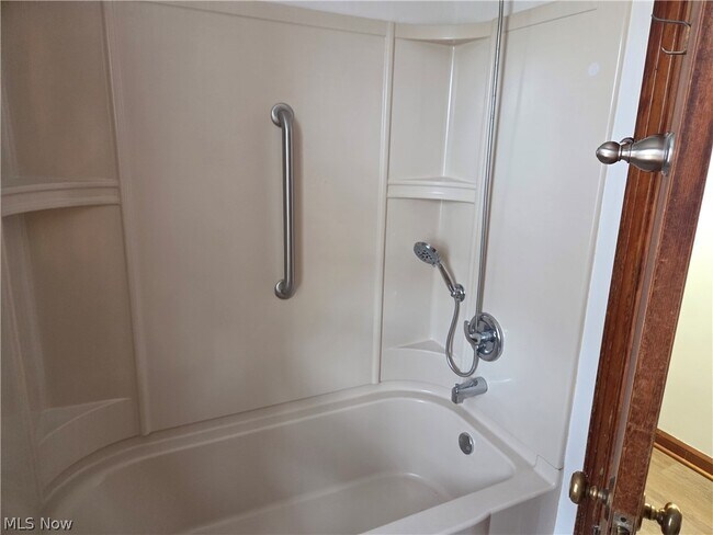 Building Photo - 3976 Faircrest St SW