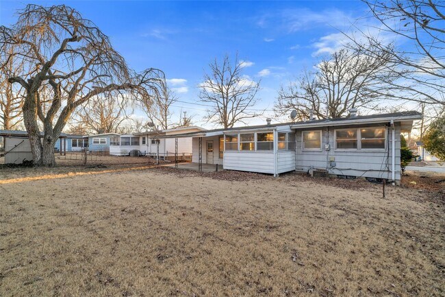 Building Photo - 9014 Ellison Dr