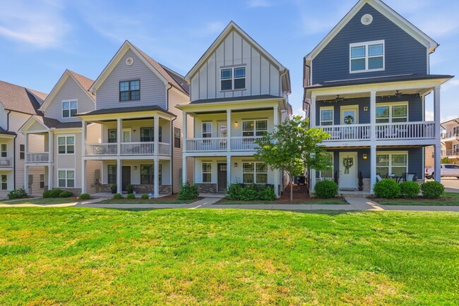 Building Photo - 632 Parkvue Pl Dr