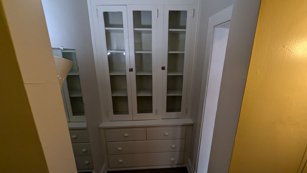 Master Closet Built-in - 2257 Scottwood Ave