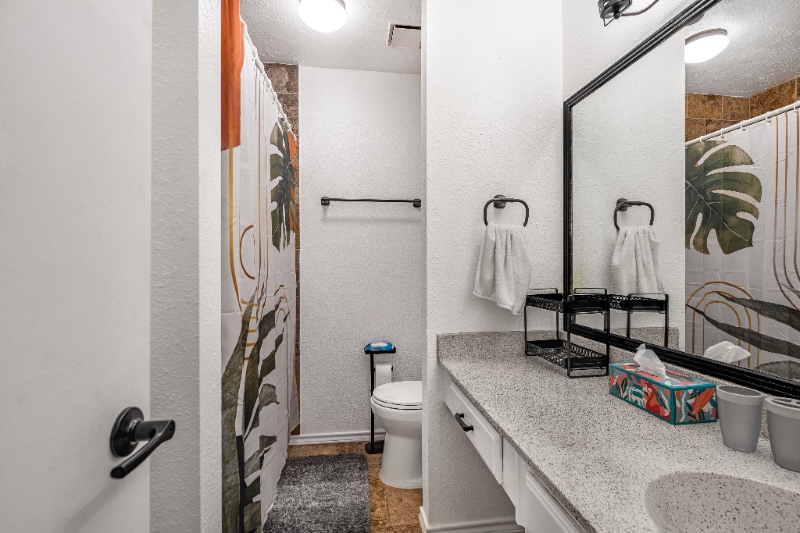 Building Photo - 804 Sylvia Ln