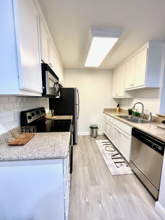 Building Photo - 2660 Somerset Park Cir