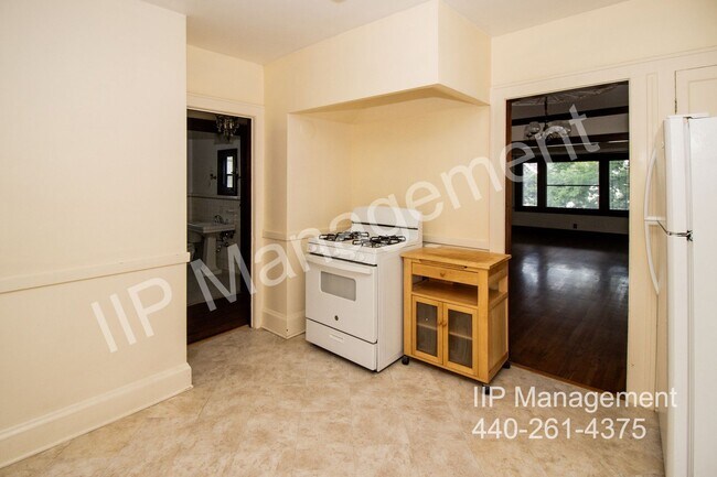 Building Photo - 2671 E 130th St