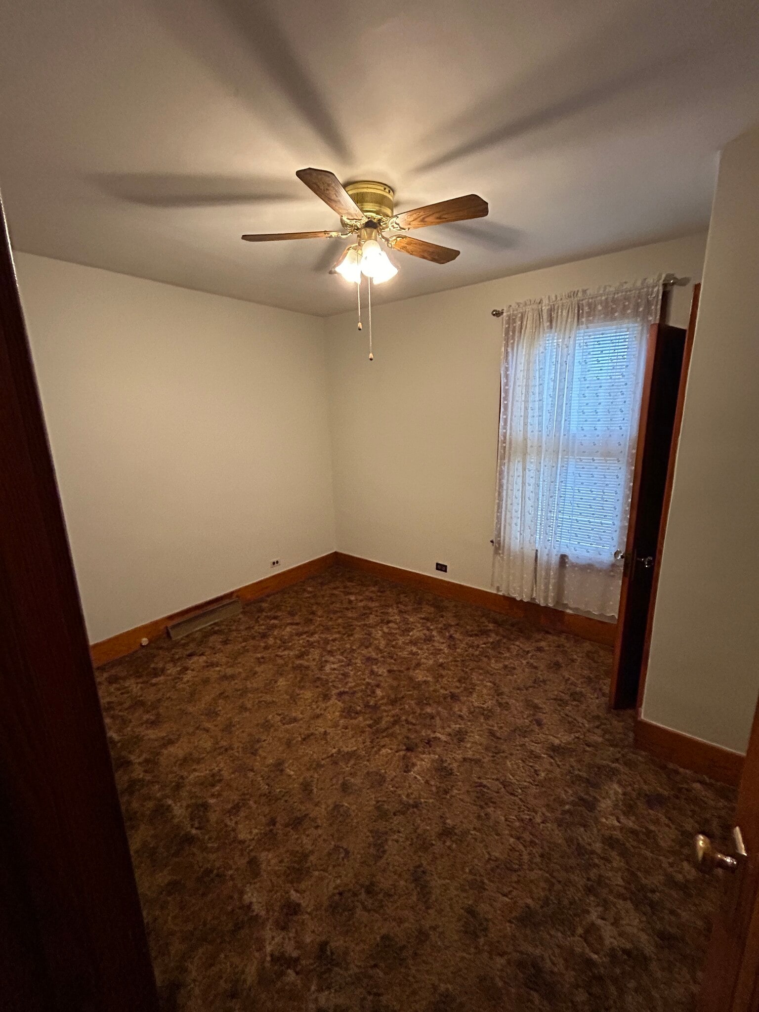 Bedroom 2 - 1118 Kellogg Ave