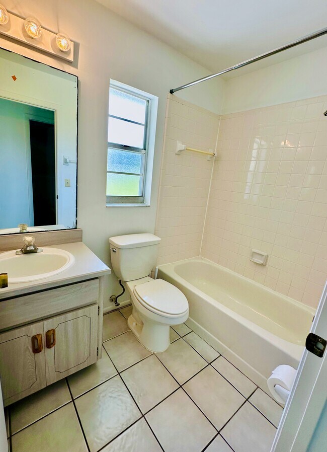 Building Photo - 5200 Lonesome Dove Dr