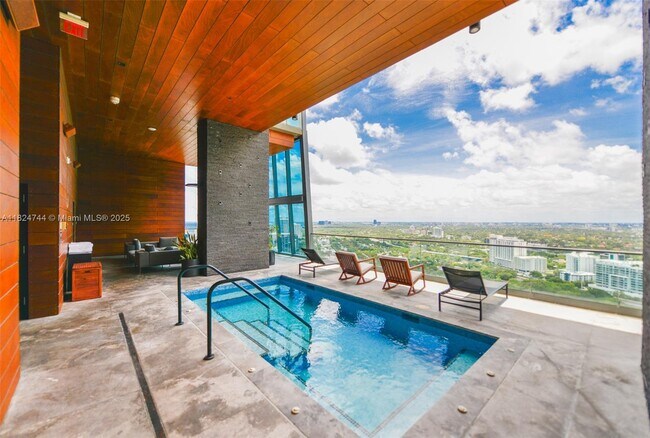 Building Photo - 1451 Brickell Ave