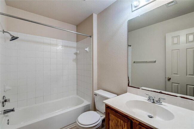 Building Photo - 405 Fort Thomas Pl