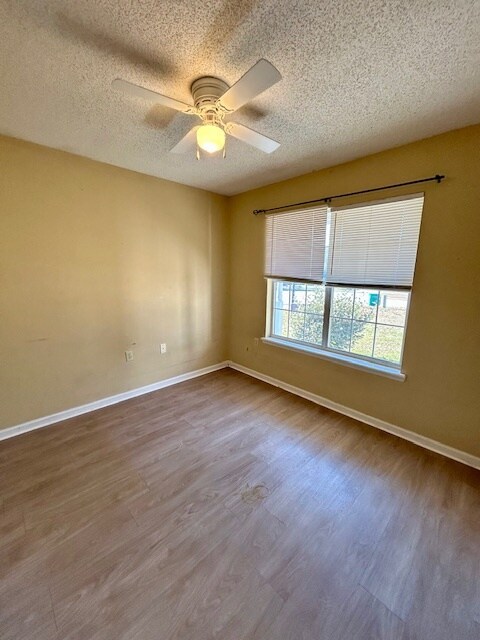 Building Photo - 3818 Pondside Cir