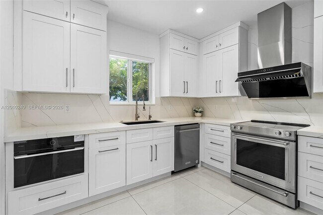 Building Photo - 7800 SW 57th Ct