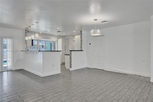 Building Photo - 9240 SW 54th St
