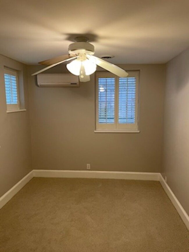 Building Photo - 1BR in Georgetown East Village WITH PARKIN...