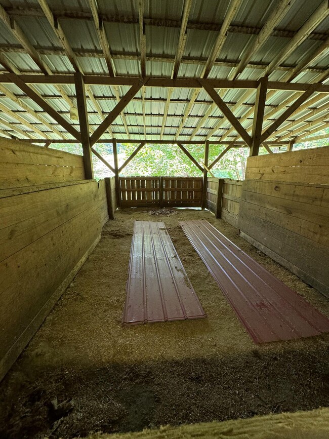 Building Photo - 1680 Lower Hatcher Creek Rd