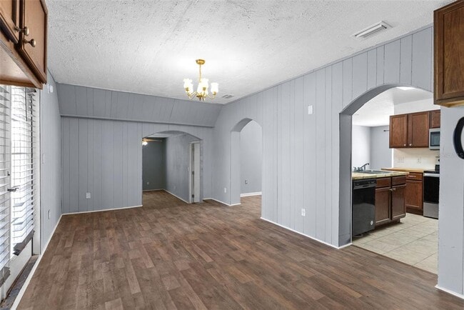 Building Photo - 16727 SE 91st St