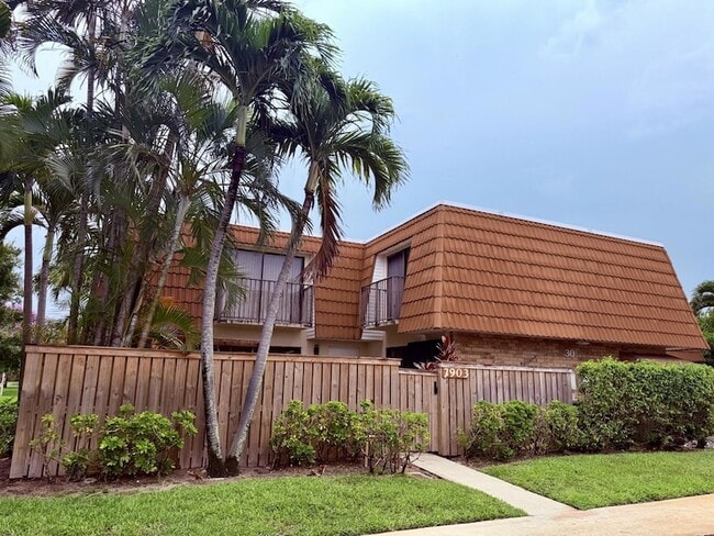 Building Photo - 2903 SW 11th Pl N