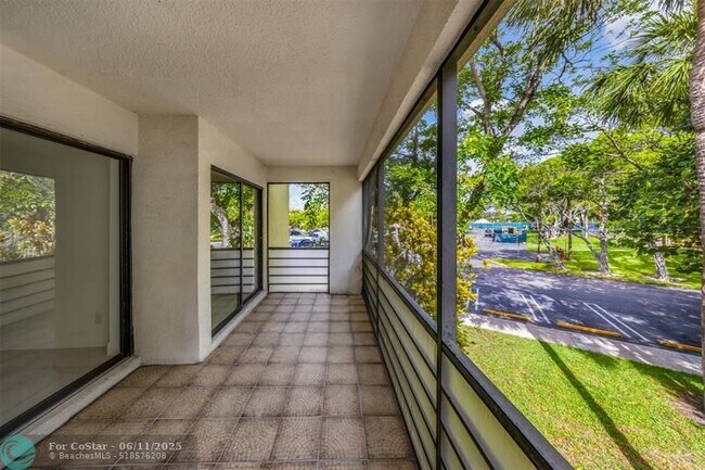 Building Photo - 2300 S Cypress Bend Dr