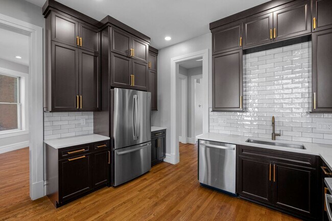 Building Photo - HISTORIC THREE LEVEL 19TH CENTURY THREE LEVEL 4 BED, 3.5 BATH HOME