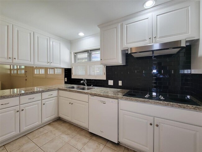 Building Photo - 4602 Redstart St