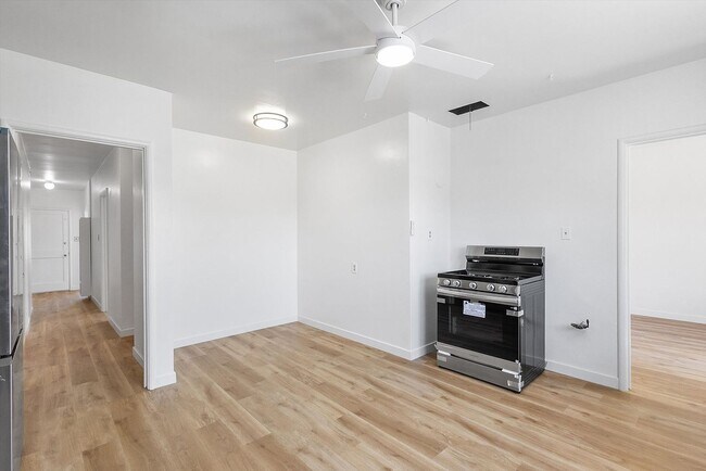 Building Photo - 2432 Webb Ave