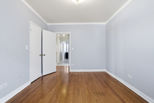 Building Photo - 7501 S Stewart Ave