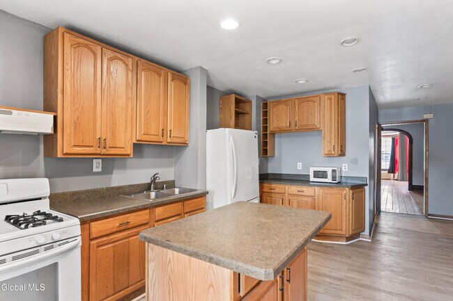 Building Photo - 89 2nd Ave