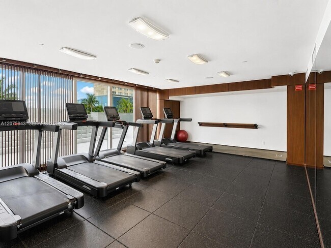 Building Photo - 335 S Biscayne Blvd