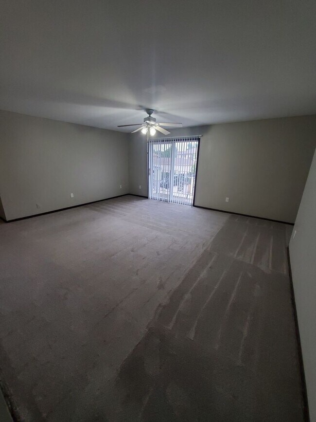 Interior Photo - 7630 W Dean Rd