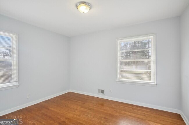 Building Photo - 2078 Parker Ranch Rd SE