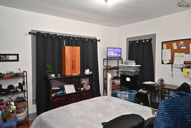 Building Photo - 1714 7th St