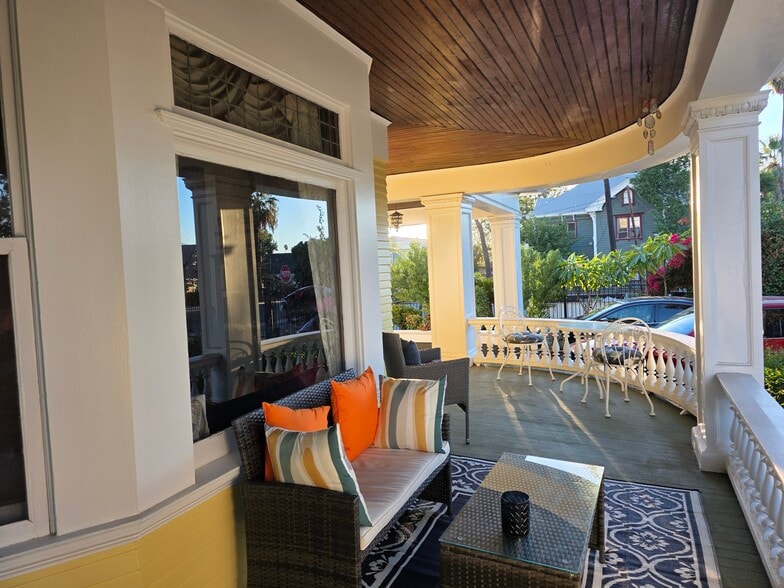 Front Porch - 2374 Mission Inn Ave