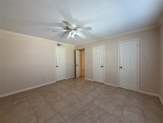 Building Photo - 1223 Augusta Dr