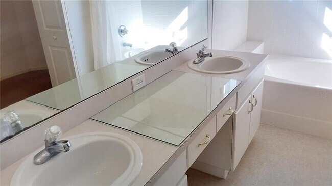 Building Photo - 30904 Burleigh Dr