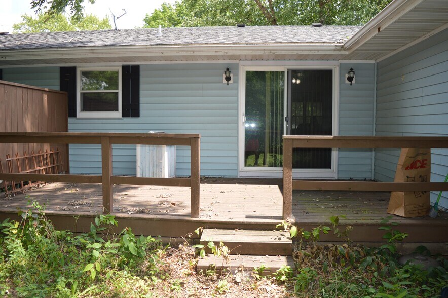 Building Photo - 419 Dallas St