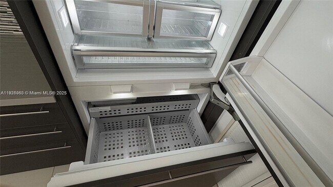 Building Photo - 7875 NW 107th Ave