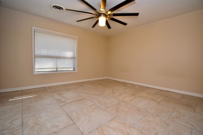 Building Photo - 4 Bed, 2 Bath Home in Ruston!
