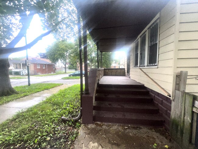 Building Photo - 11615 S Harvard Ave