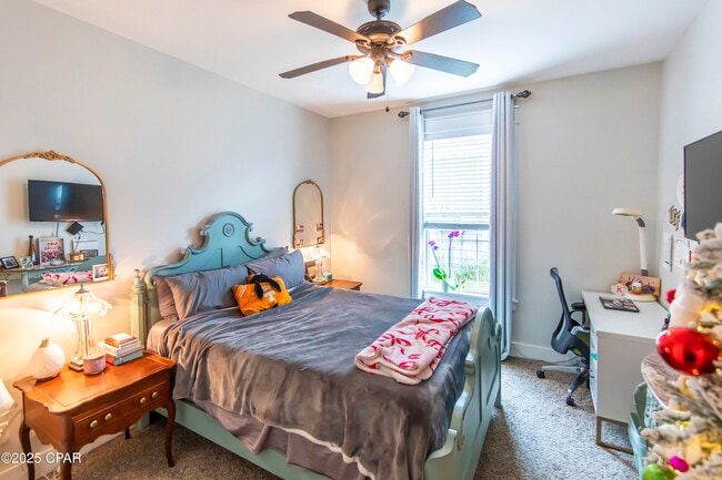 Building Photo - 325 Turtle Cove